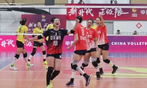 女排联赛-张常宁负效率江苏3-0辽宁 上海失误33分无碍2连胜